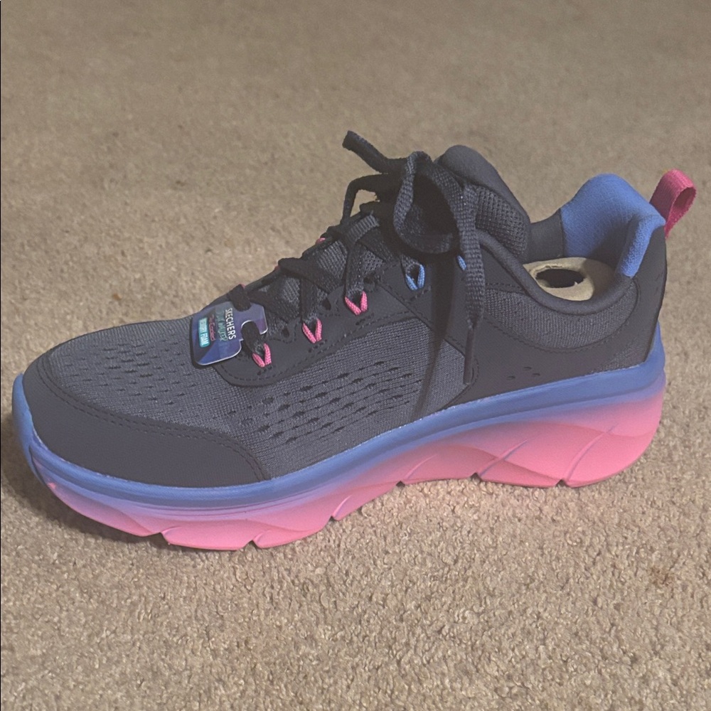 Skechers Women's Sneakers - Black and Pink new never worn